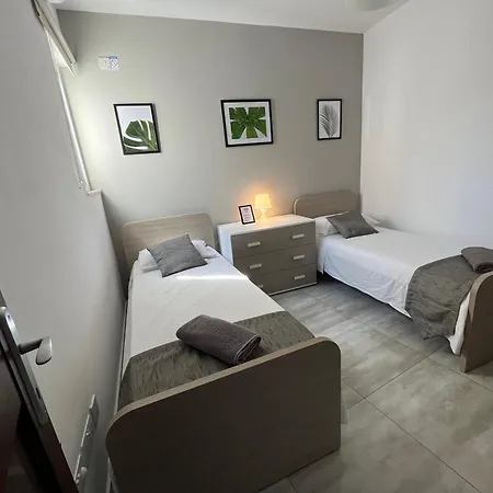 F6 Modern And Bright In Malta Apartment