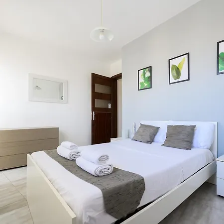 F6 Modern And Bright In Malta Apartment *