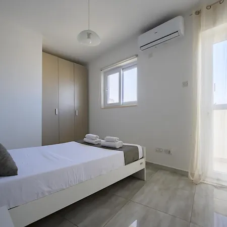 F6 Modern And Bright In Malta