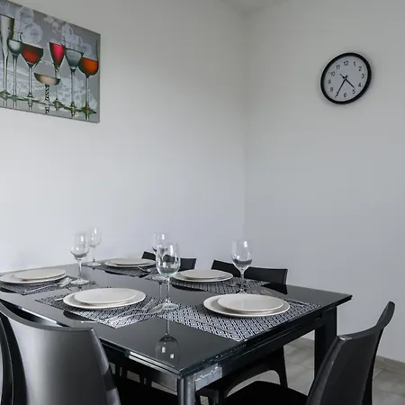 F6 Modern And Bright In Malta